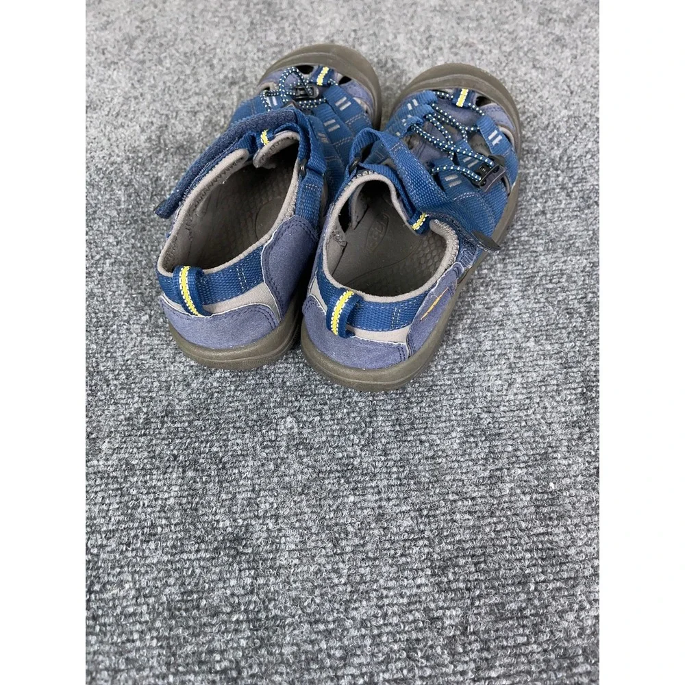 KEEN Boy's Newport Closed Toe Leather‎ Sandals Size 5 US Blue Outdoor Hiking EUC